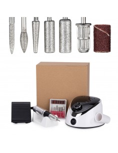 Manikyr og pedikyr...