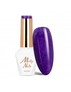 Molly Nails Winter...