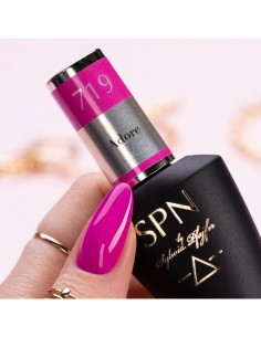 719 Adore UV LaQ 8ml 2